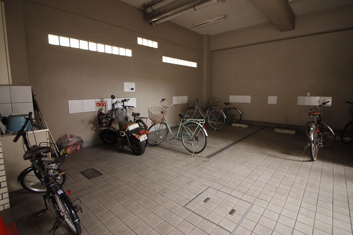 物件外観写真3　(駐輪場)