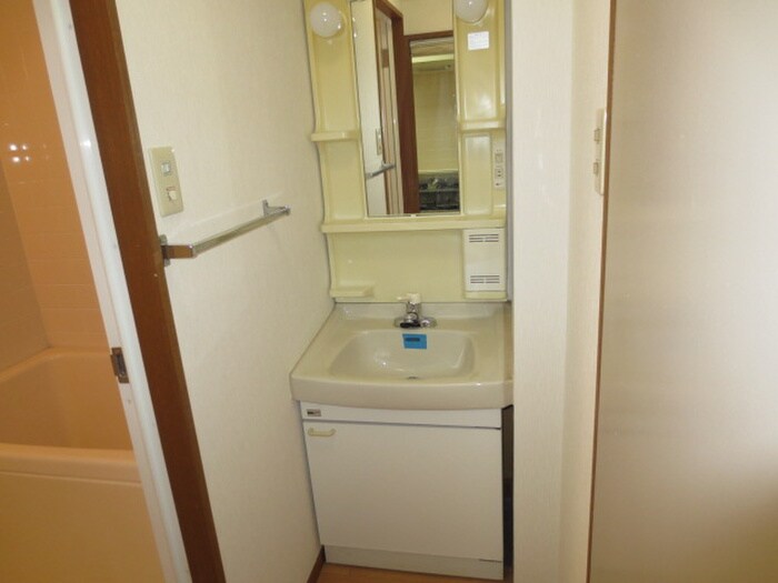 物件内観写真12　(洗面)