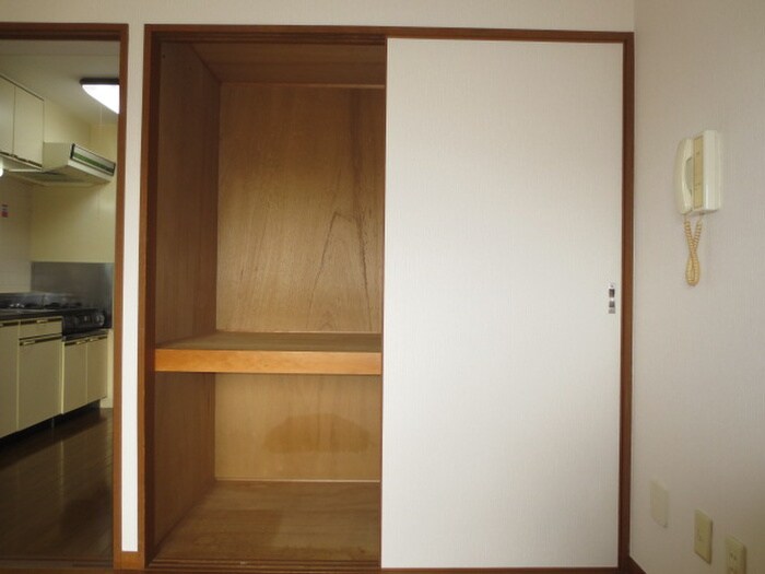 物件内観写真13　(収納)