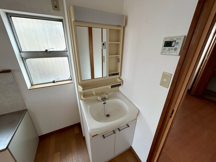 物件内観写真10　(洗面)