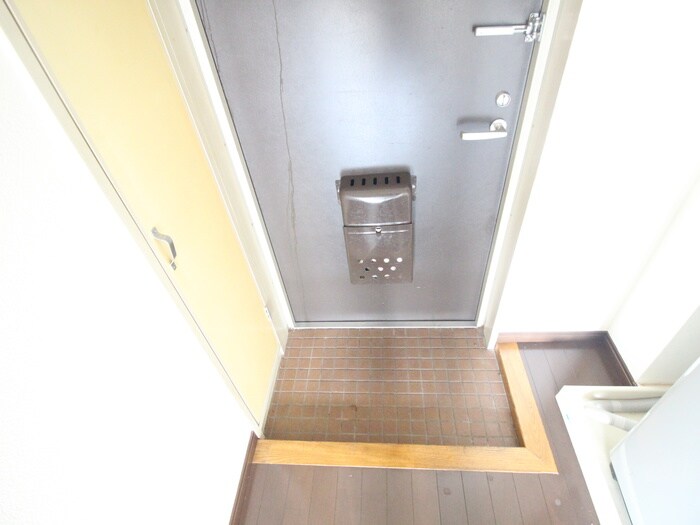 物件内観写真17　(玄関)