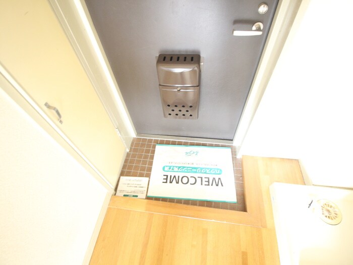 物件内観写真17　(玄関)