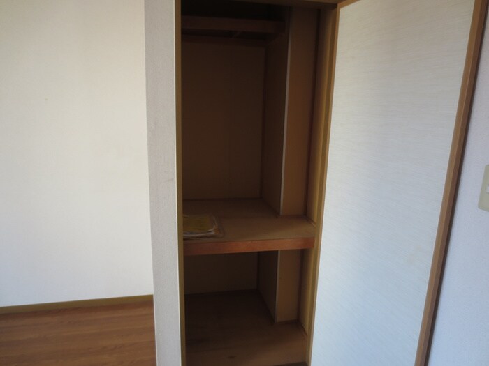 物件内観写真12　(収納)