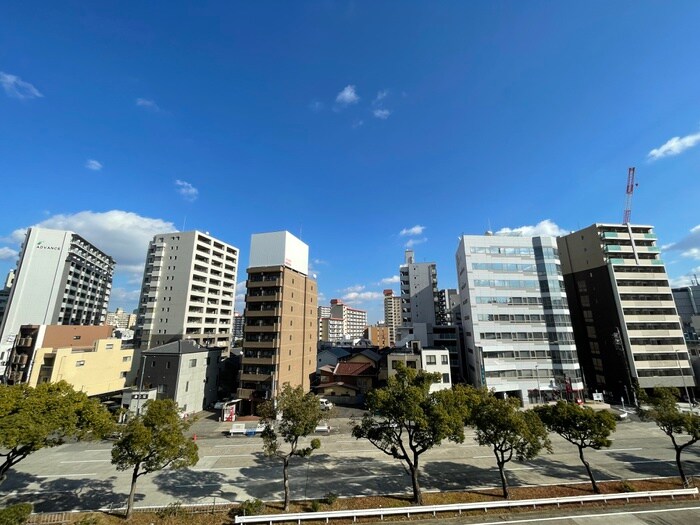 物件内観写真15　(室内からの展望)