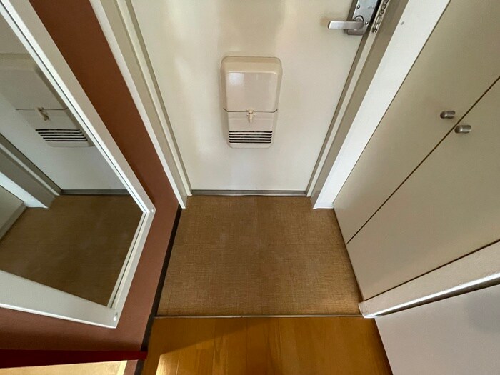 物件内観写真16　(玄関)