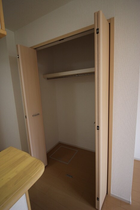 物件内観写真6　(収納)