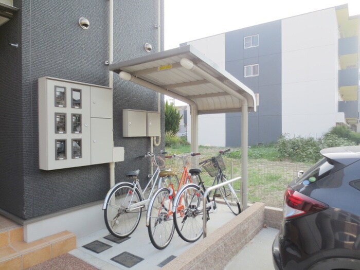 物件外観写真3　(駐輪場)