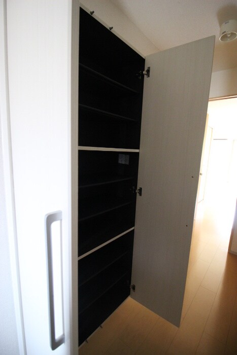 物件内観写真16　(靴箱)