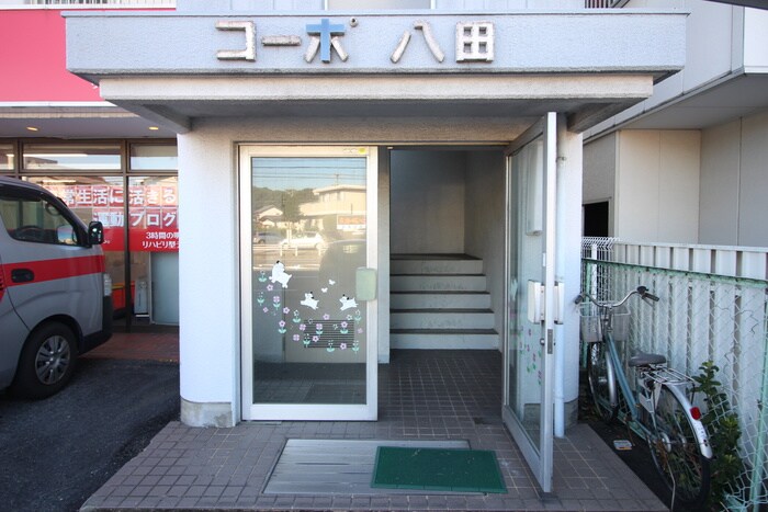 物件外観写真5　(エントランス部分)