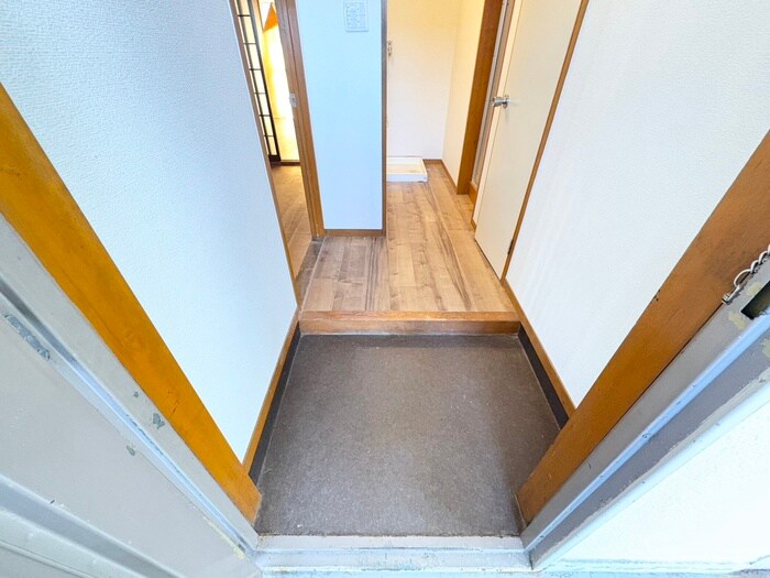物件内観写真17　(玄関)
