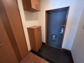 物件内観写真13　(玄関)