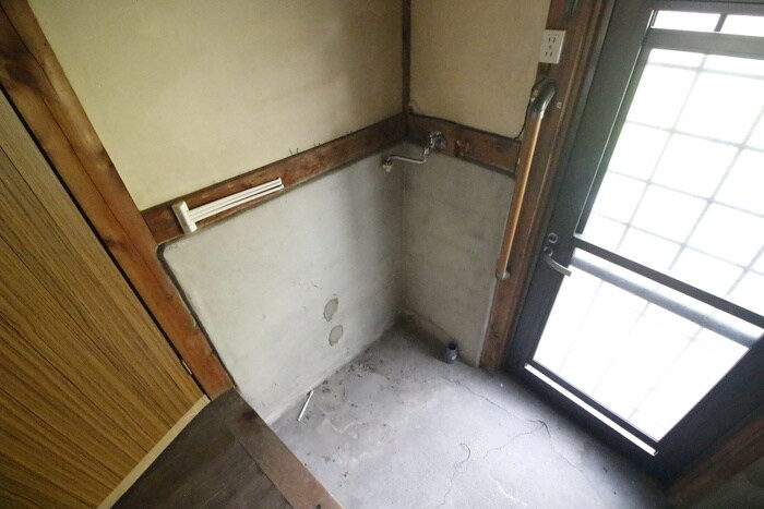 物件内観写真18　(洗濯機置場)