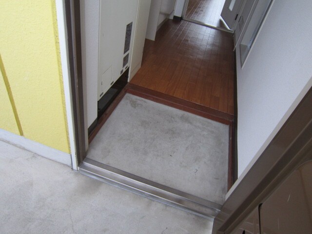 物件内観写真16　(玄関)