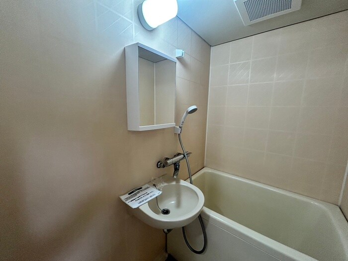 物件内観写真12　(洗面)