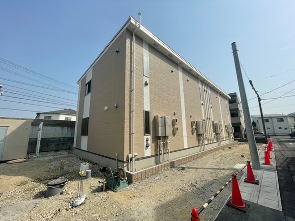 建築中