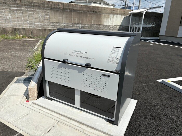 物件外観写真4　(建物設備)