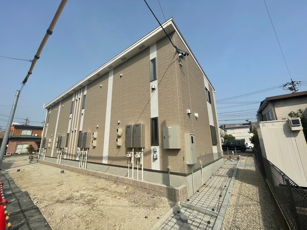 建築中