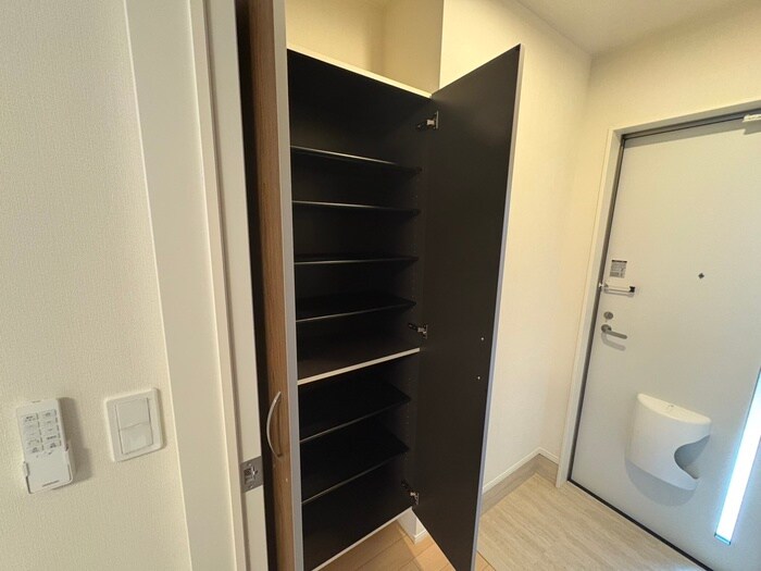 物件内観写真15　(靴箱)