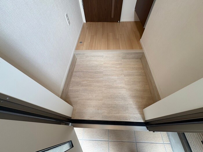 物件内観写真17　(玄関)