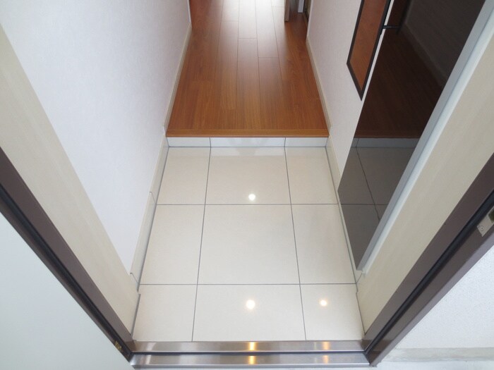 物件内観写真15　(玄関)