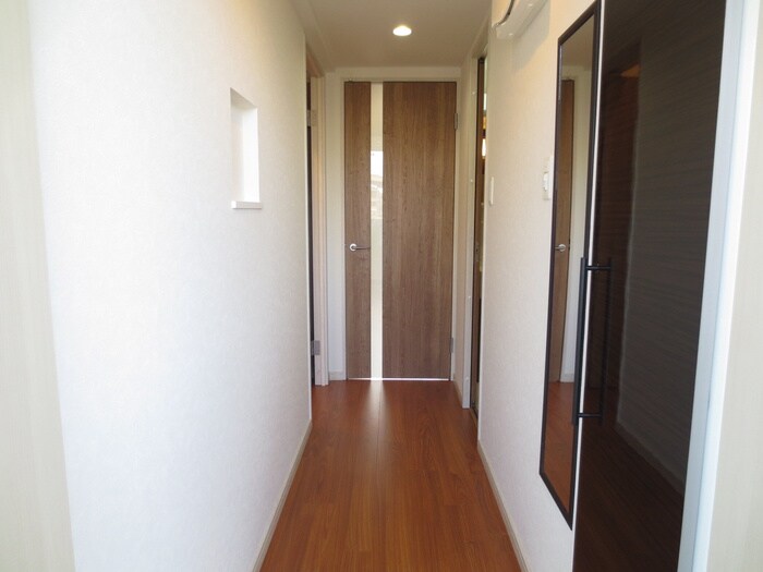 物件内観写真17　(廊下)