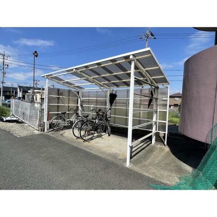 物件外観写真4　(駐輪場)