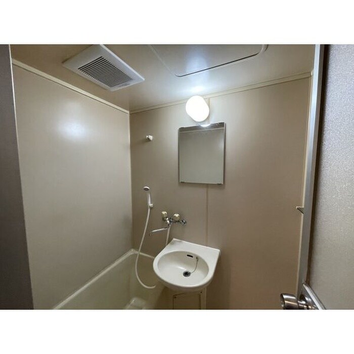 物件内観写真10　(洗面)