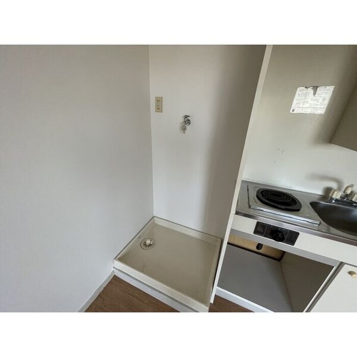 物件内観写真13　(洗濯機置場)