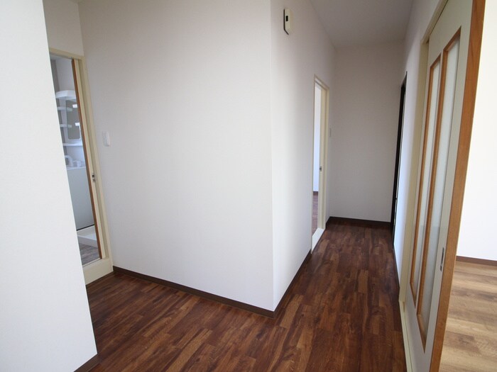 物件内観写真20　(廊下)