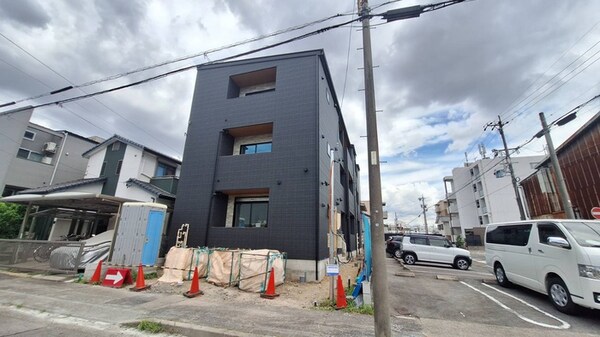 建築中