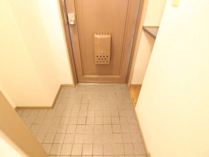 物件内観写真18　(玄関)