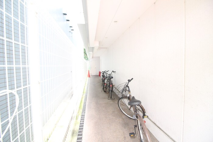 物件外観写真5　(駐輪場)