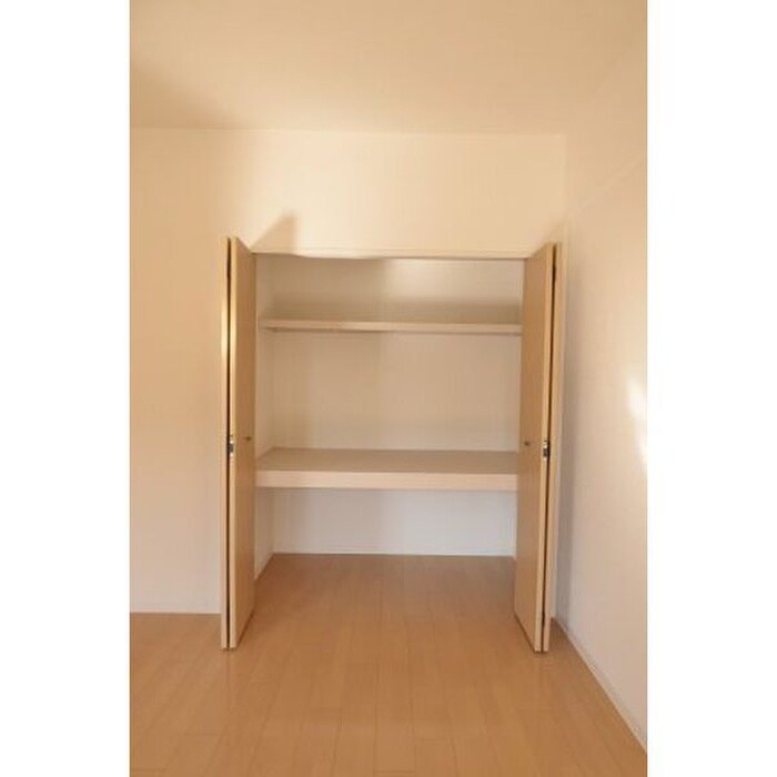 物件内観写真10　(収納)