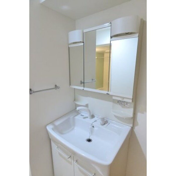 物件内観写真11　(洗面)