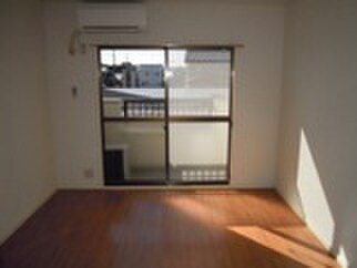 物件内観写真4　(居室)