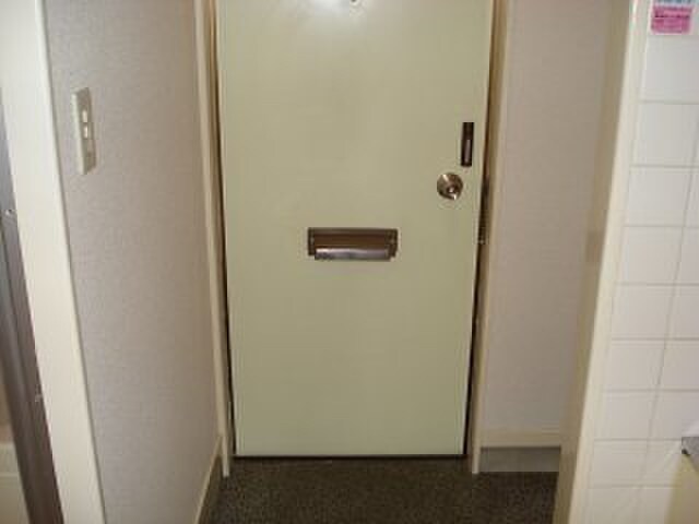 物件内観写真15　(玄関)