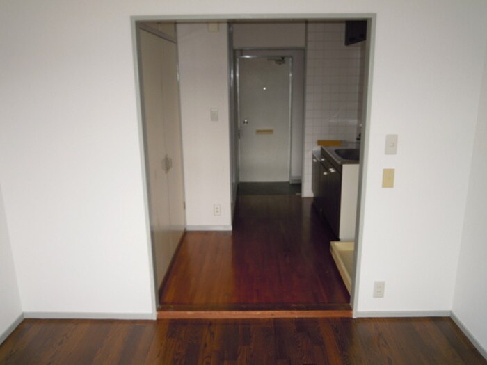 物件内観写真9　(廊下)