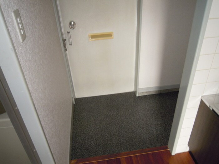 物件内観写真11　(玄関)