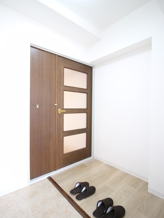 物件内観写真14　(玄関)