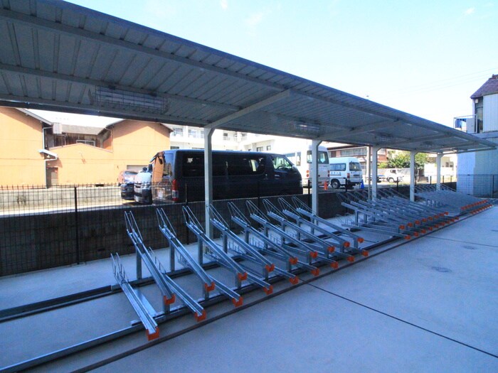 物件外観写真6　(駐輪場)