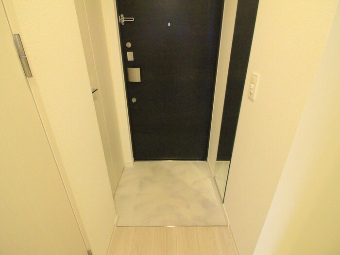 物件内観写真15　(玄関)