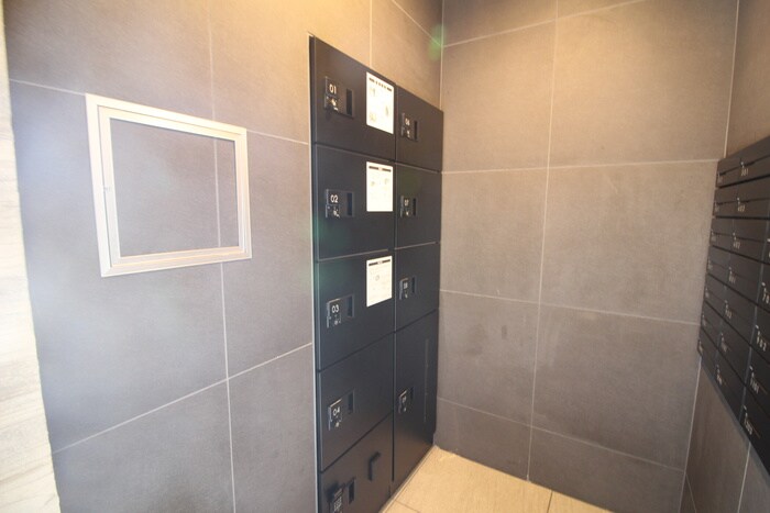 物件外観写真5　(エントランス部分)