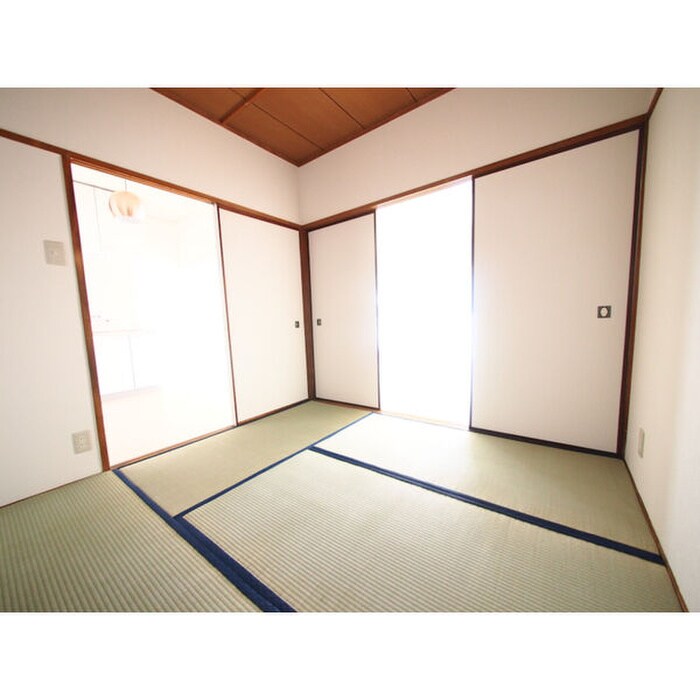 物件内観写真4　(居室)