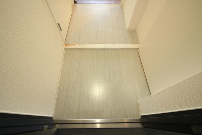 物件内観写真13　(玄関)