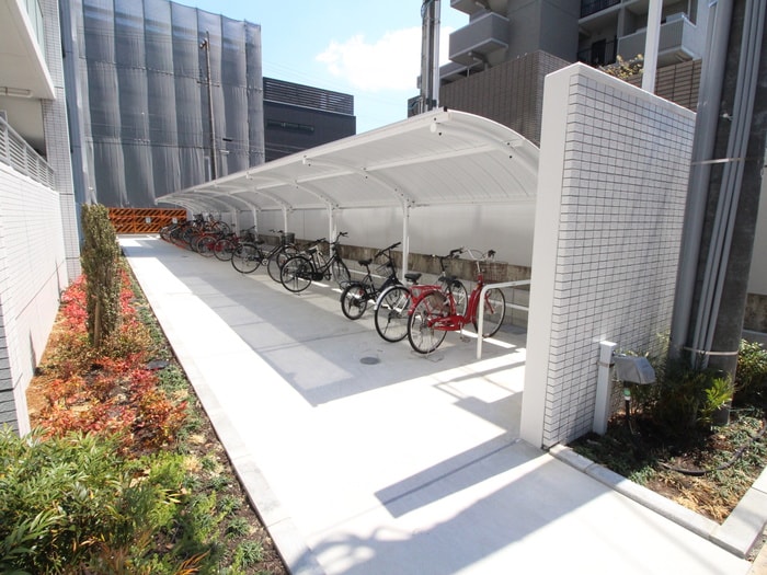 物件外観写真3　(駐輪場)