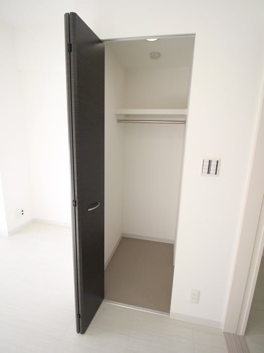 物件内観写真12　(収納)