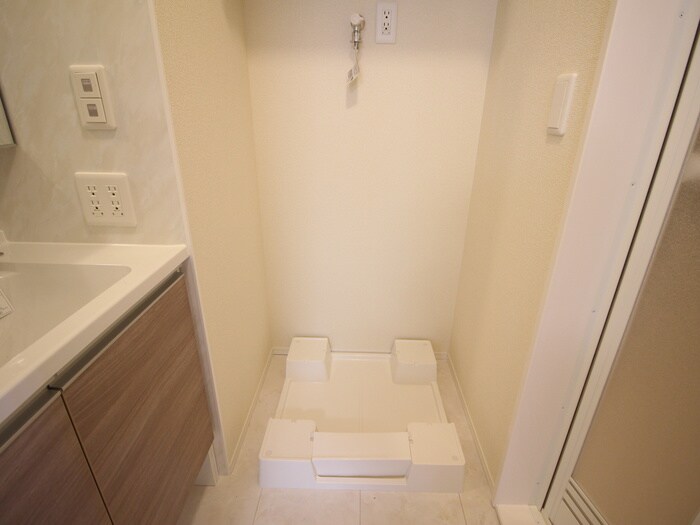 物件内観写真18　(洗濯機置場)