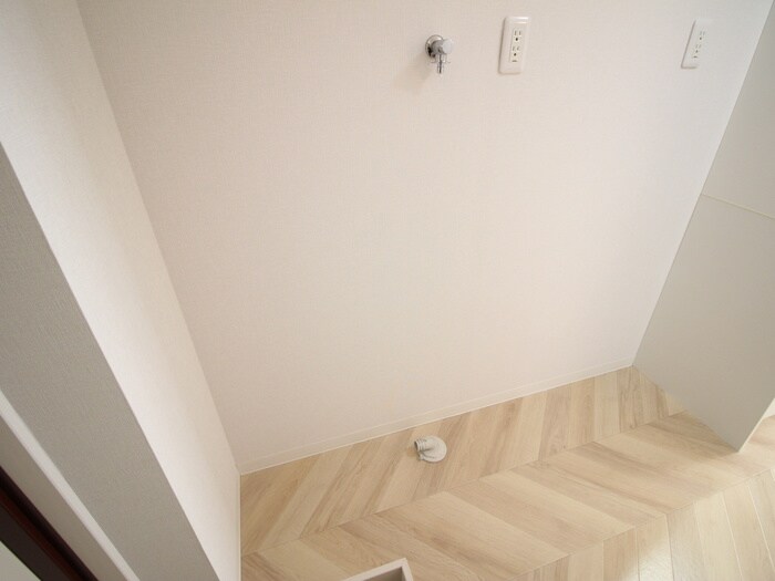 物件内観写真16　(洗濯機置場)