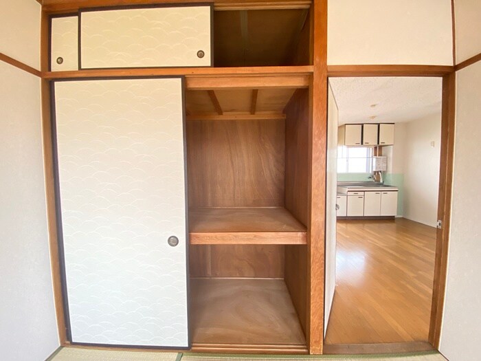 物件内観写真12　(収納)