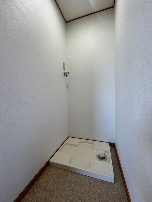 物件内観写真17　(洗濯機置場)